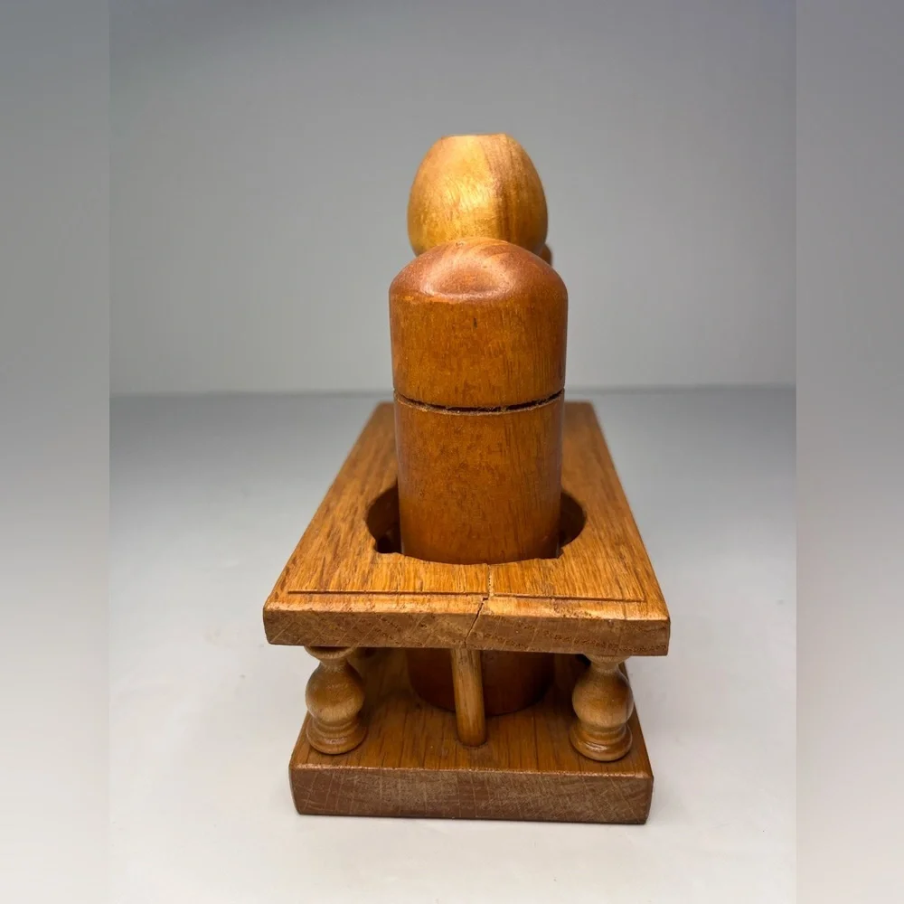 Vintage Wood Salt & Pepper Shaker Set with Holder Rubber Stoppers.‎